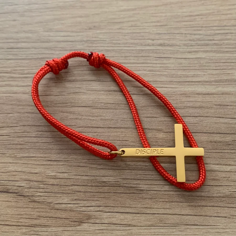 Bracelet "Disciple" femme croix dorée cordon rouge