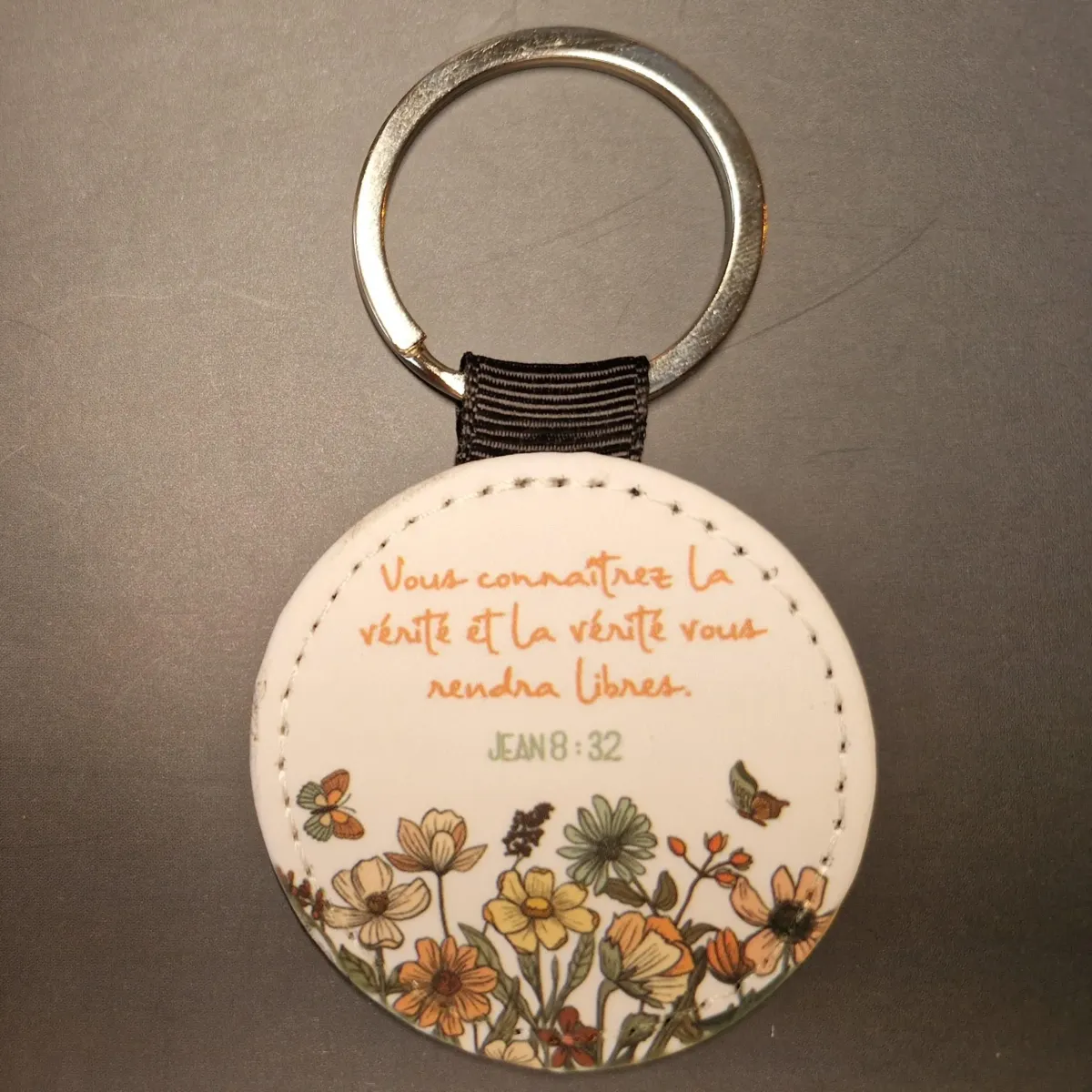 Porte-clés imprimé, rond, cuir synthétiquePorte-Clé Rond Sublimation Jean 8 - "Vous connaîtrez la...